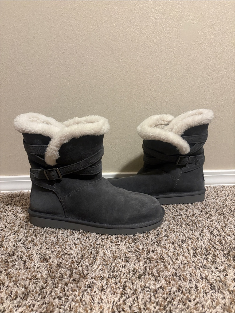 ✨UGG Gray Fur Topped Boots✨